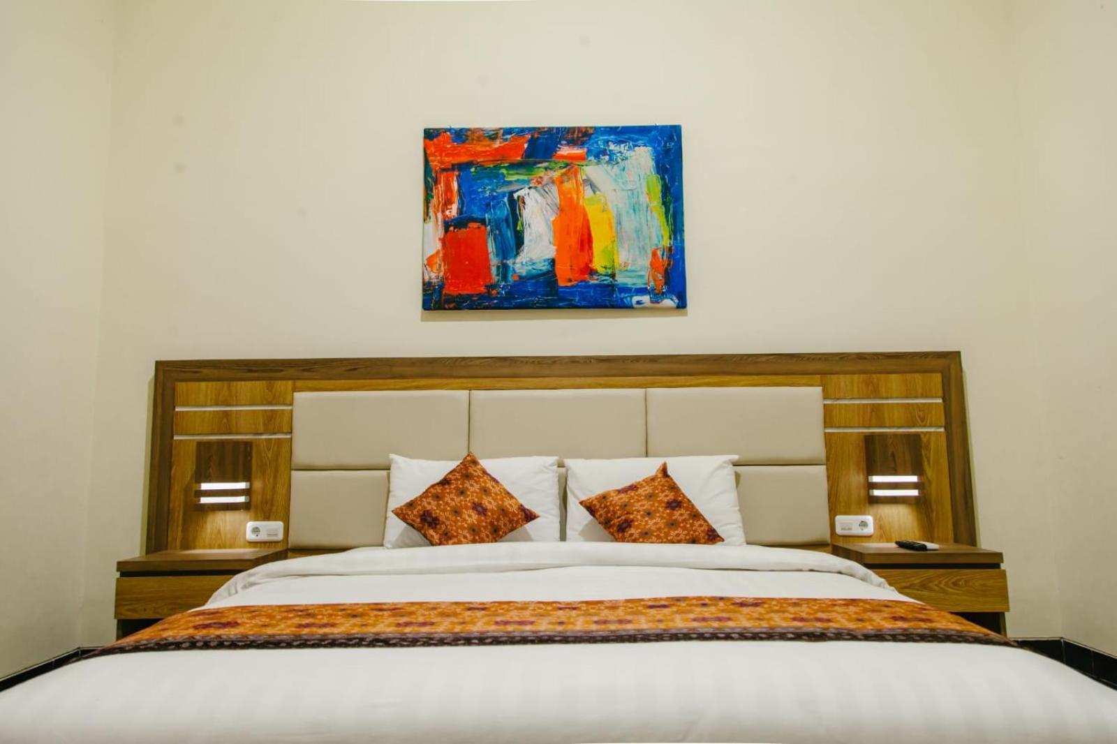 Musafir Guest House Syariah Surakarta  Bagian luar foto