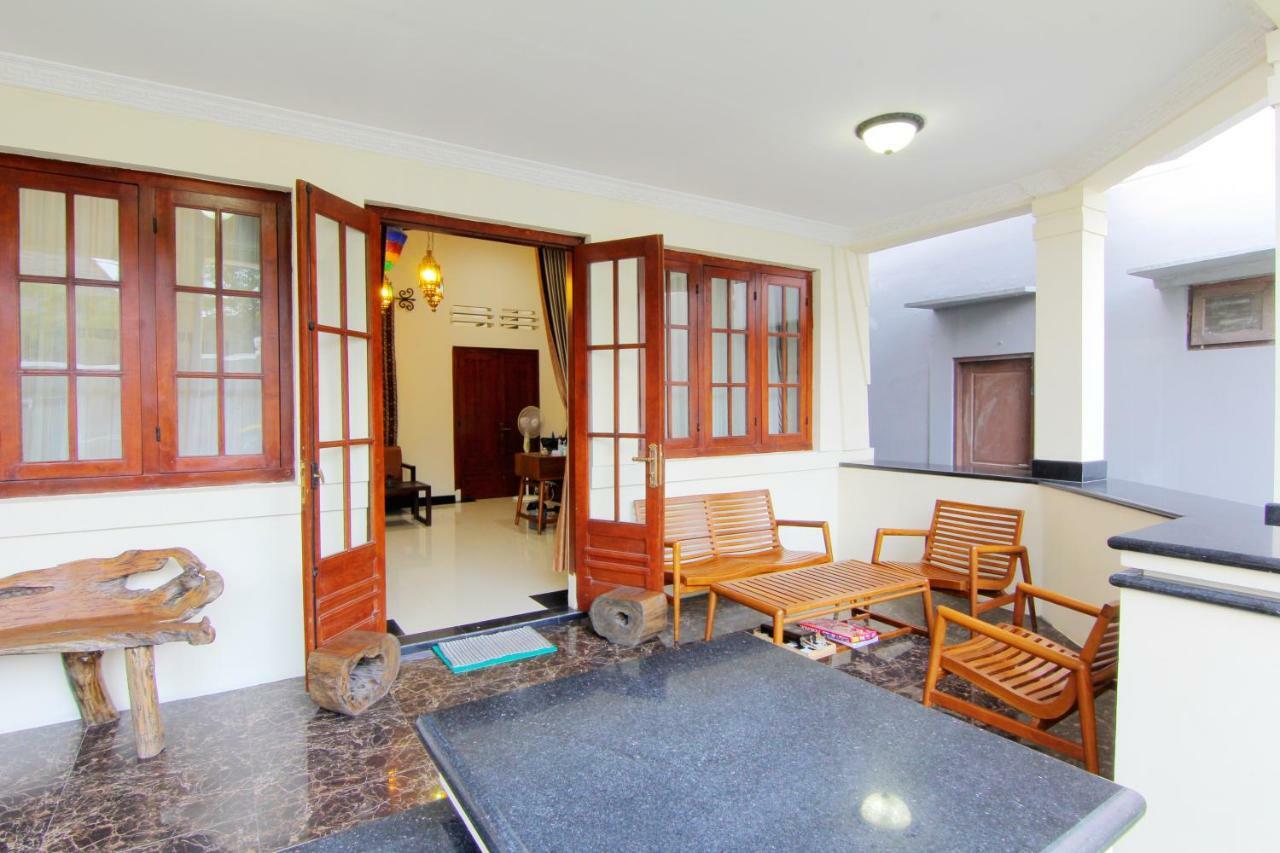 Musafir Guest House Syariah Surakarta  Bagian luar foto